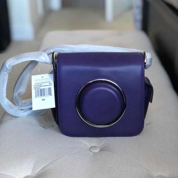 HOST PICK Michael Kors Leather Camera Crossbody - Picture 4 of 11